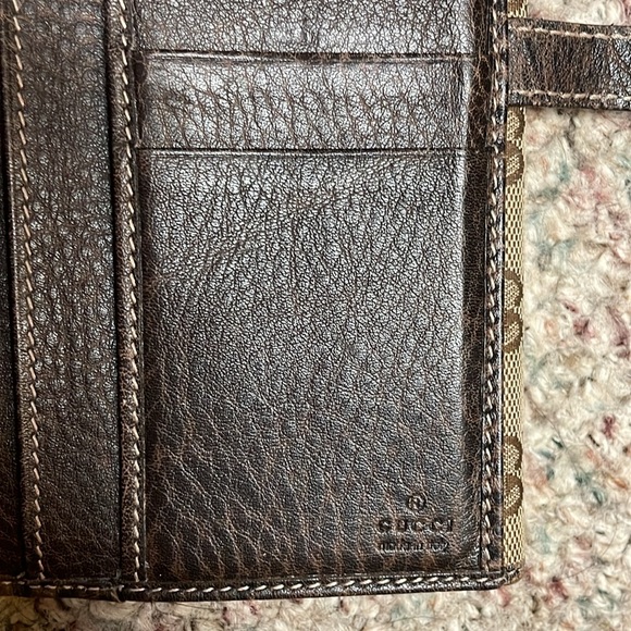 Gucci metal clasp classic double g print leather wallet - authentic - Picture 6 of 16